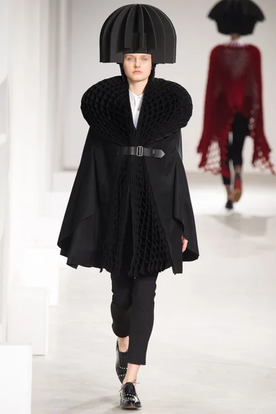 Look 37